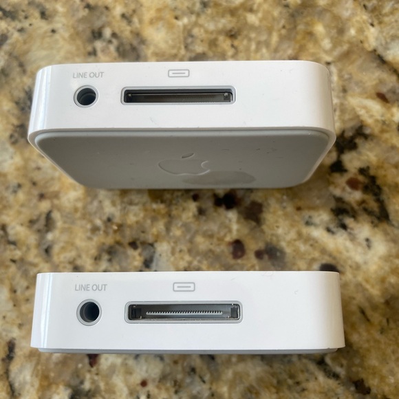 Apple 2nd Gen iPhone Charging Dock Stand Set Of 2 - Picture 2 of 5